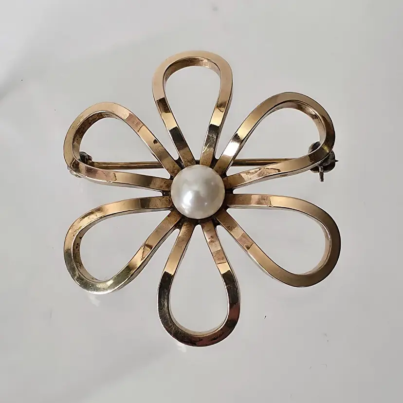 Vintage WRE 12k Gold Filled Fauz Pearl Flower Brooch