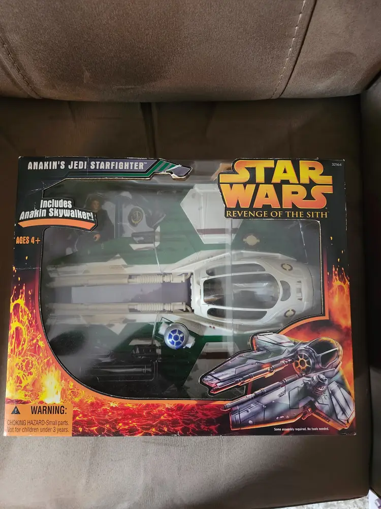 Hasbro Anakin's Green Jedi Starfighter Revenge of the Sith MISB