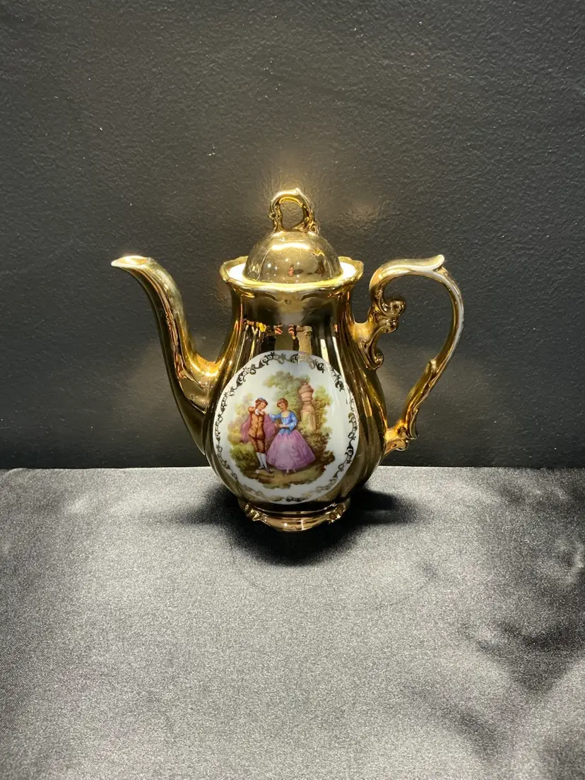 Vintage Bavaria Germany Gold Porcelain Teapot – C&C Mark Courting Couple