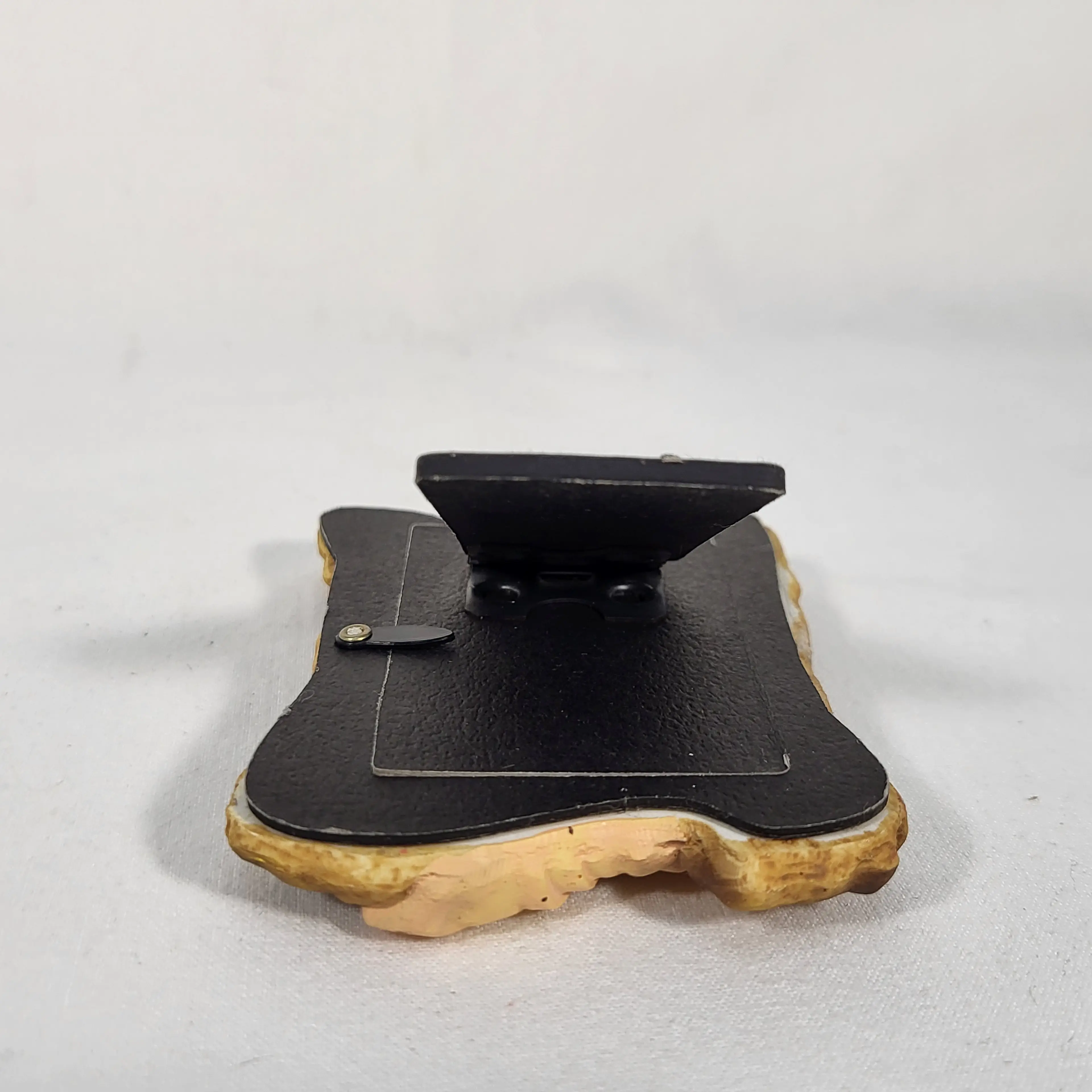 Image 4 of 6