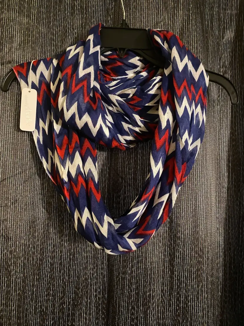 Charming Charlie Women's Modern Americana Pattern Infinity Scarf - New w/ Tags