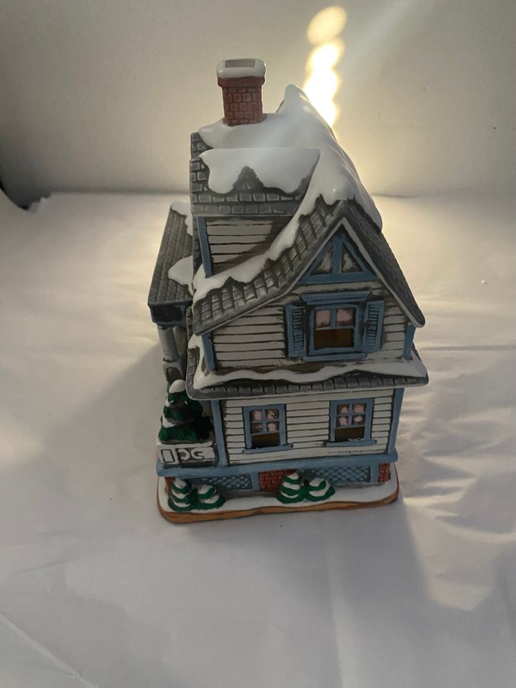 Vintage LEFTON Lakehurst house