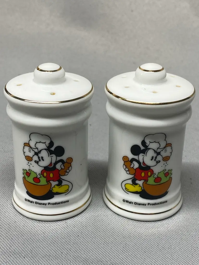 Vintage Walt Disney Productions Mickey Mouse Salt And Pepper Shakers Made In Japan
