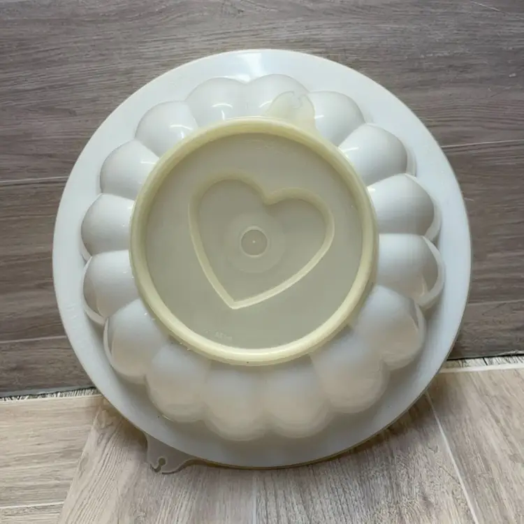 Tupperware Vintage Jelly Mould Heart Shaped Retro Kitchen Dessert