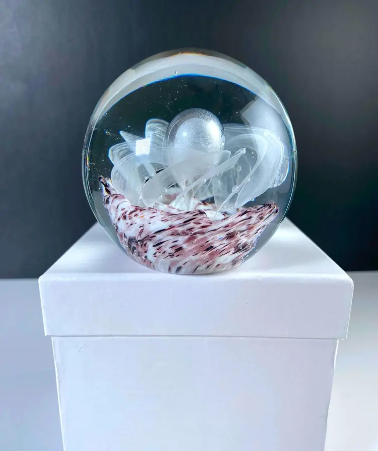 Vintage Gorgeous Lilac/White Hand Blown Art Glass Paperweight