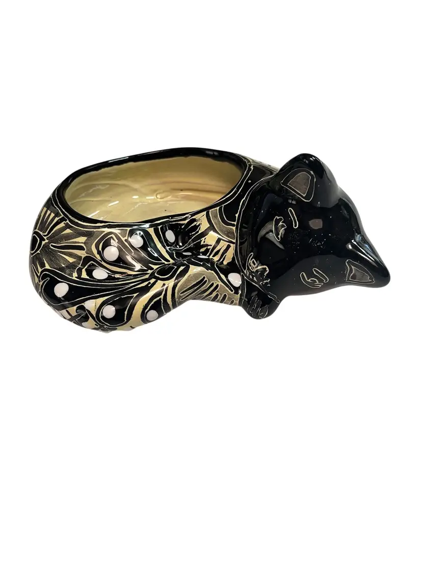 Item # 634 Talavera Sleeping Cat