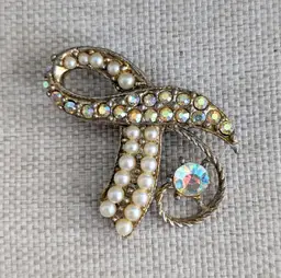 Vintage Aurora Borealis and Faux Pearl Ribbon Brooch