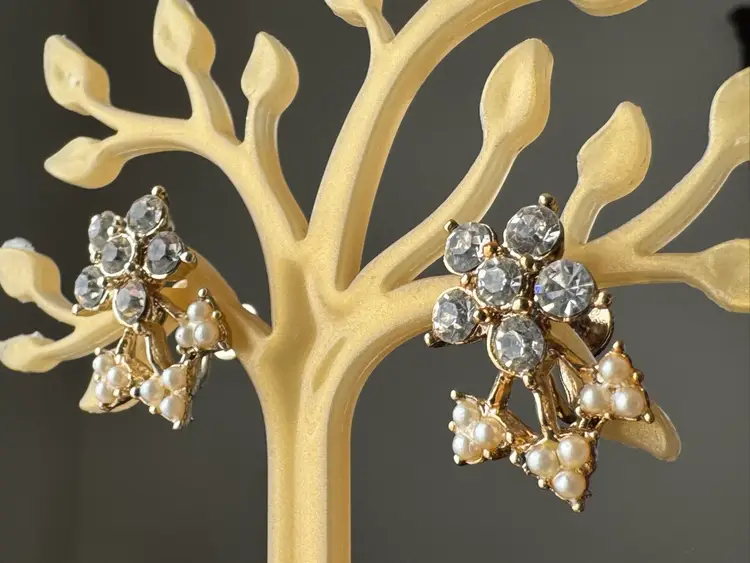 Vintage Gold Tone Metal Coro Screw Back Earrings With Rhinestones