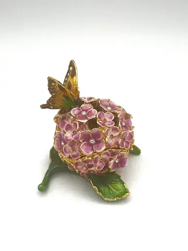 Shop Our Table! Vintage Variety And Good Fun! 🤩 