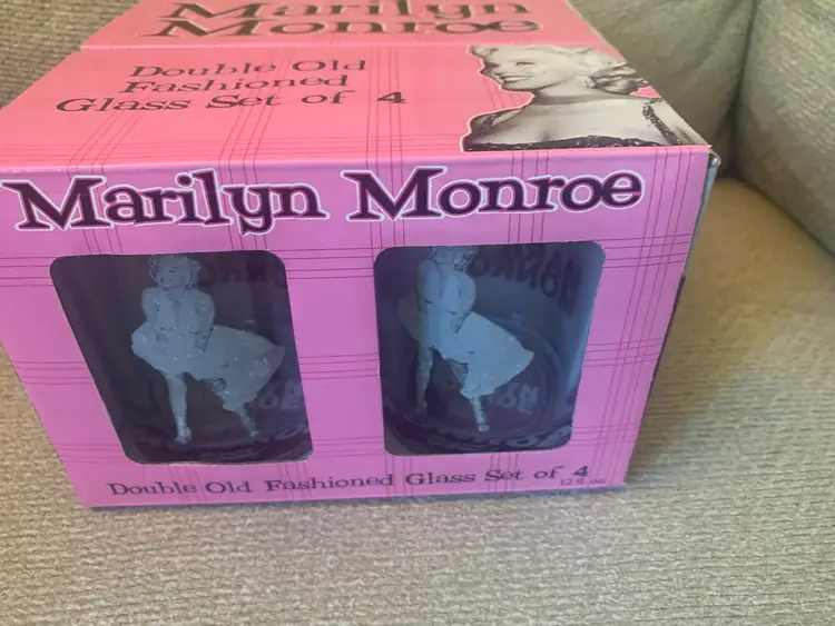 011 Marilyn Monroe Double Old Fashioned Glass Set