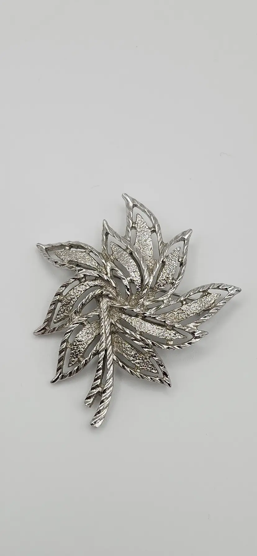 Sarah Coventry Silver-tone Leafy Brooch Sarah Coventry Silver-tone Leafy Brooch