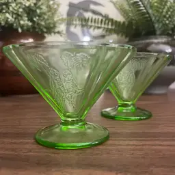 Set of 2 Federal Glass Sylvan Parrot Pattern Uranium Depression Sherbert Dishes