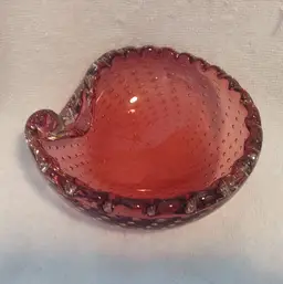 Murano Blown Glass Bowl Cranberry with Bullicante Controlled Bubbles with Crimped Edges and Seashell