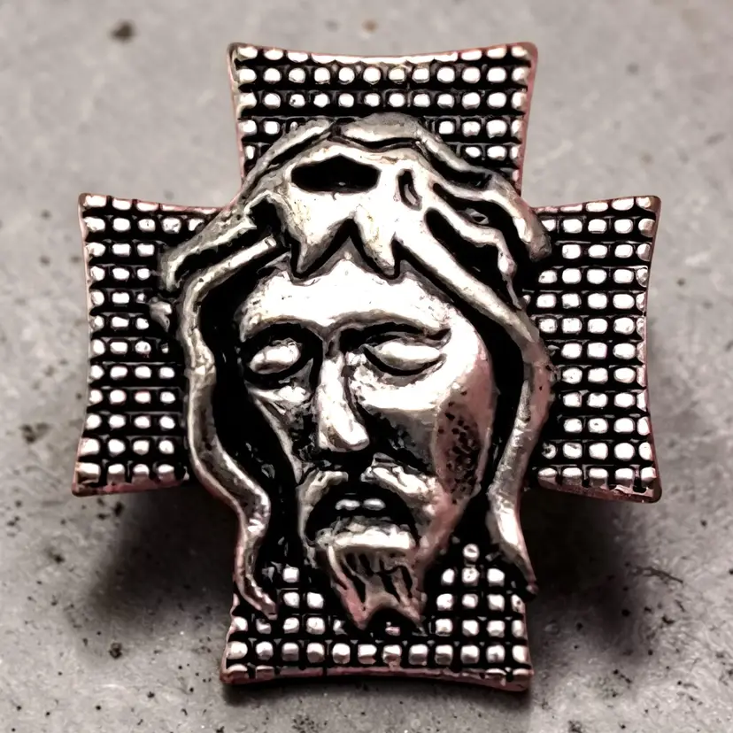 Jesus Christ Head On a Cross Raised Relief Metal Alloy Religious Ring Size 7.5