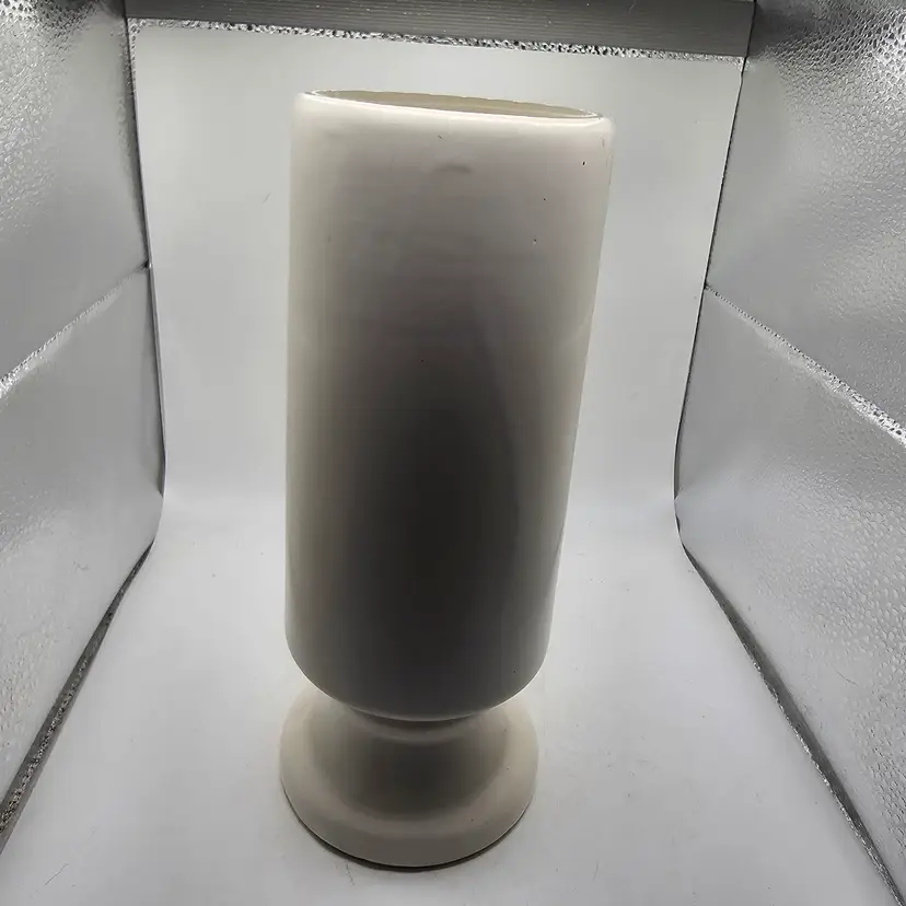 Hull Pottery Vase 9.5" ivory vintage F35