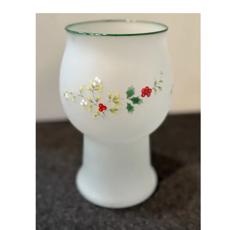 Pfaltzgraff 1998 Winterberry frosted glass candle holder