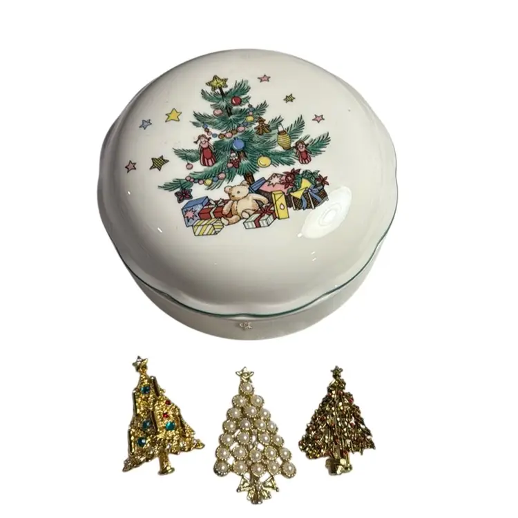 Oh! Christmas Tree 🎄Collection Of Vintage Tree Pins In Nikko Trinket Box