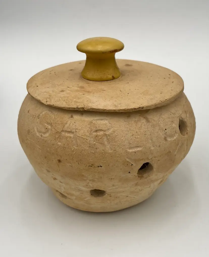 Studio Pottery Garlic Keeper, Stoneware, Sgraffito Design w/Knob Handle, Signed