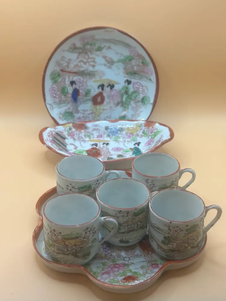 Vintage Hand Painted Geisha Girl Porcelain Dishes And 5 Small Cups 8 Pieces