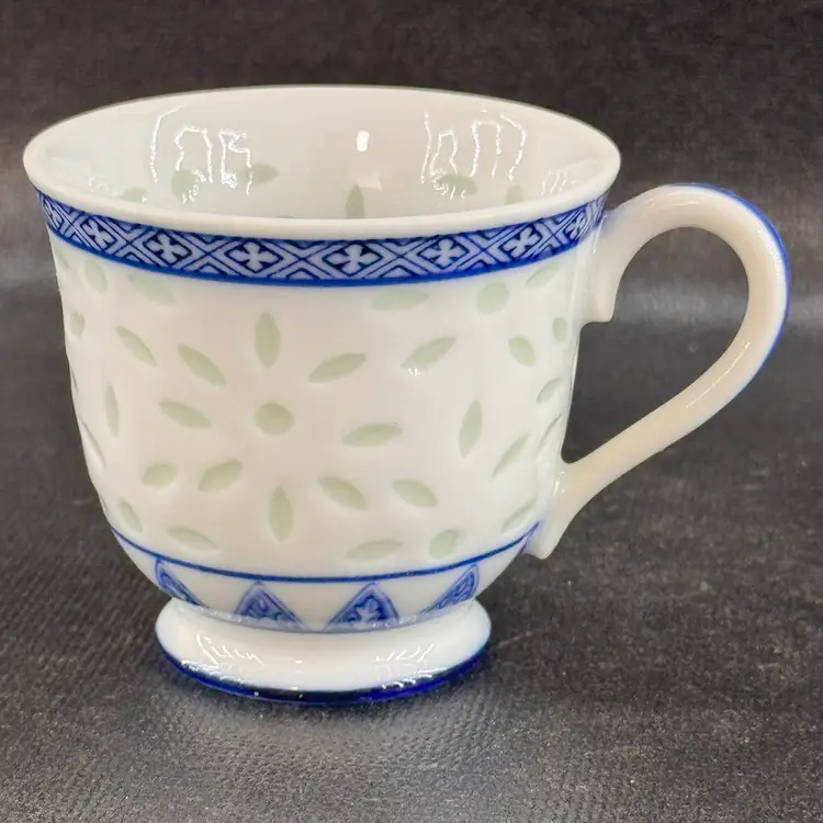 Set of 6 Vintage Chinese Tea Cups Rice Grain Rice Eye Pattern Blue & White