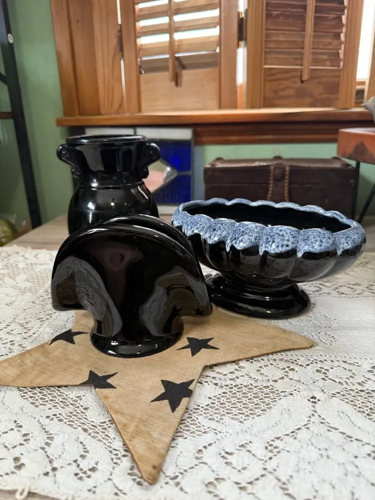 Modern Country Accents In Black Vignette