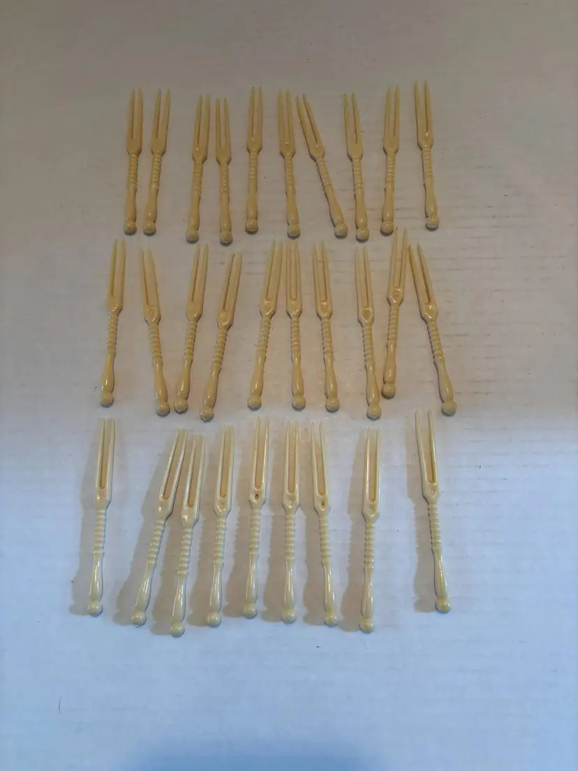 Vintage MCM Set of 29 Appetizer Sticks Plastic Ivory in Color 4 inches Long