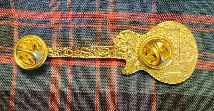 Hard Rock Cafe Osaka 4th Of July 2000 Guitar Pin