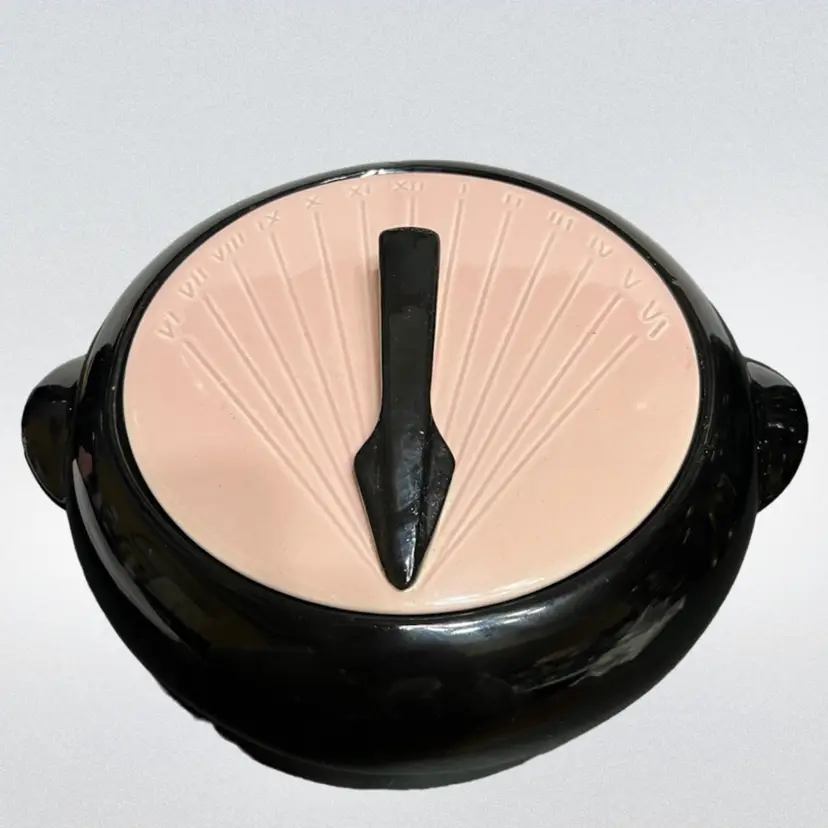 MARKDOWN! 1950's MCM Kenwood Ceramics 2.5Qt Black & Pink Casserole Dish with Sundial Lid ~10x8.5x4.5" With Handles And Lid