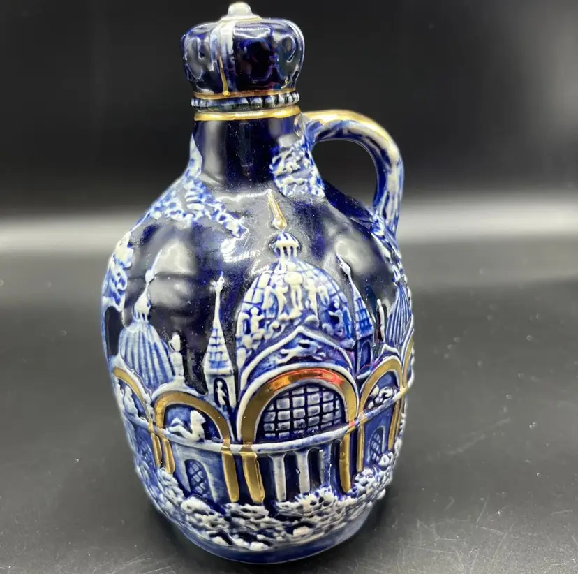 VINTAGE MUSIC BOX JUG DECANTER COBALT CASTLES CROWN STOPPER JAPAN MCM 7.5”