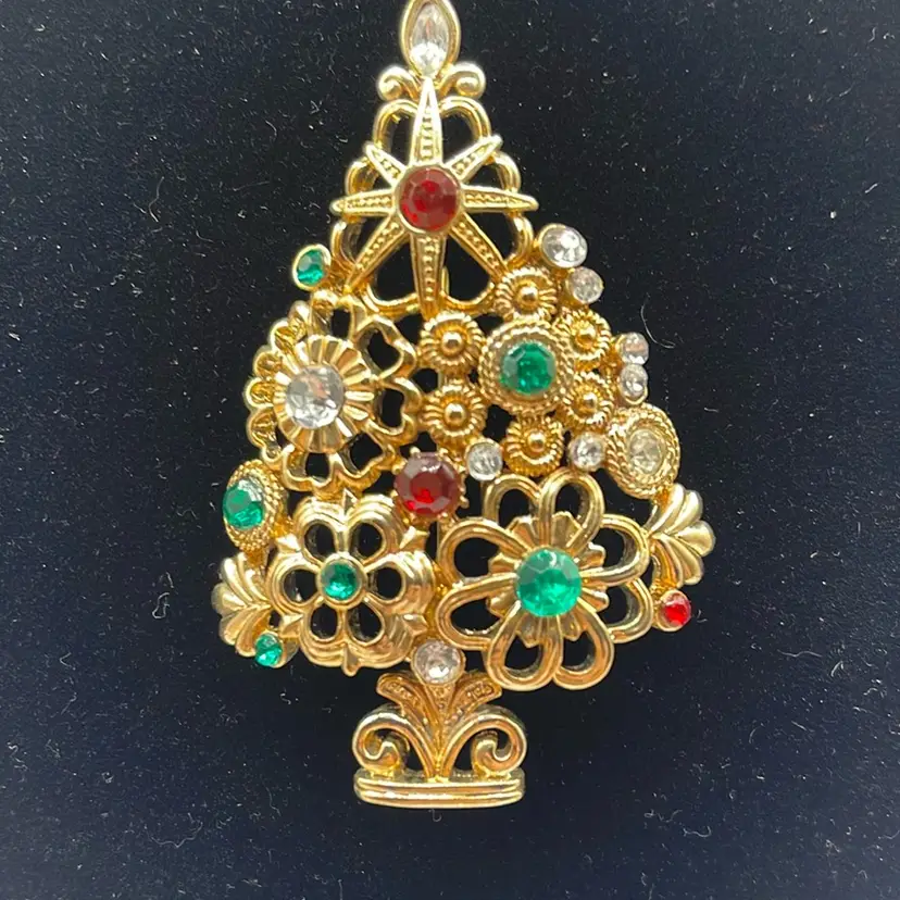 Vintage Christmas Tree Roach With Rhinestones 2 Inches