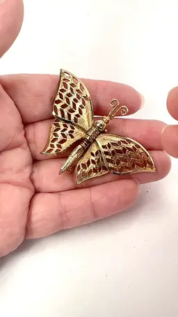 Butterfly 🦋 Articulating (Moveable) Wings Vintage Brooch. Gold-tone. Strong Pin & Clasp. Not Signed. See Video!