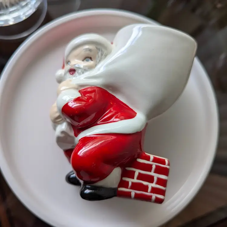 Vintage 1964 Santa chimney with toy bag figurine 3"x5" tall planter toothpick holder