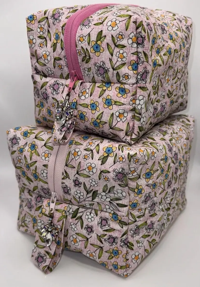 Boxy Makeup Bags Large Matching Quilted Floral Themed /Toiletry Bags Set Of 2