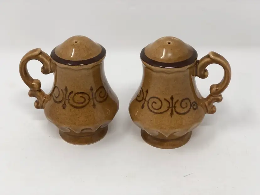 #2- Metlox Vernon Ware Poppytrail San Fernando Gold Salt and Pepper Shakers with Handles