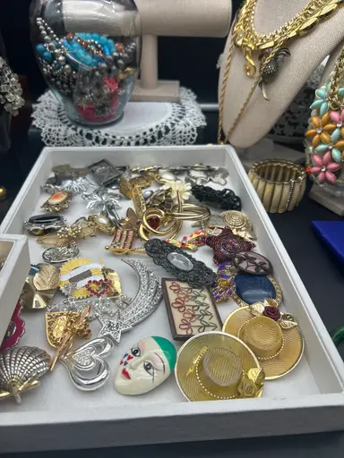 Let’s Hang Out And Play With Some Jewelry