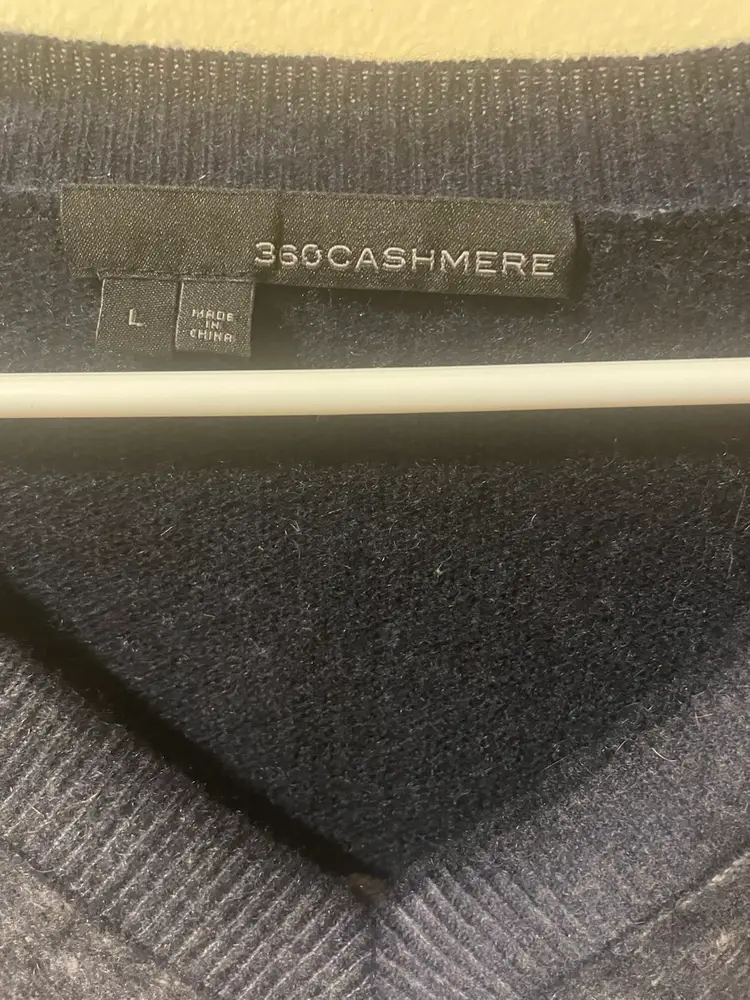 360 Cashmere Women’s Vneck Sweater