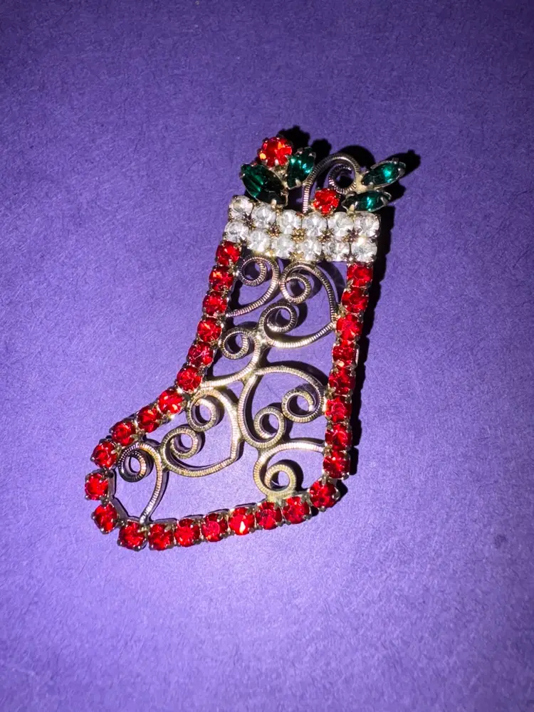 Vintage Christmas Stocking Brooch ~ Gold Tone Swirls With Clear, Red And Green Rhinestones