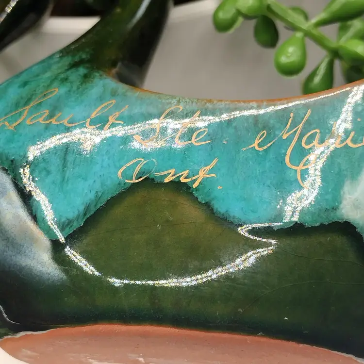 Vintage Pottery Swan Planter Souvenir Piece Sault St Marie Ont on side Canuck pattern