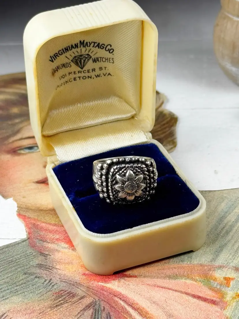 Sterling Silver Floral Ring Size 7