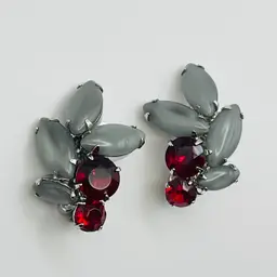 Signed Weiss Gray Red Rhinestone Silver Tone Clip On Earrings Prong Set