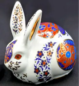 Adorable Vintage Imari-Style Porcelain Bunny Chinoiserie Paperweight Figure, 4" Tall, No Chips or Cracks