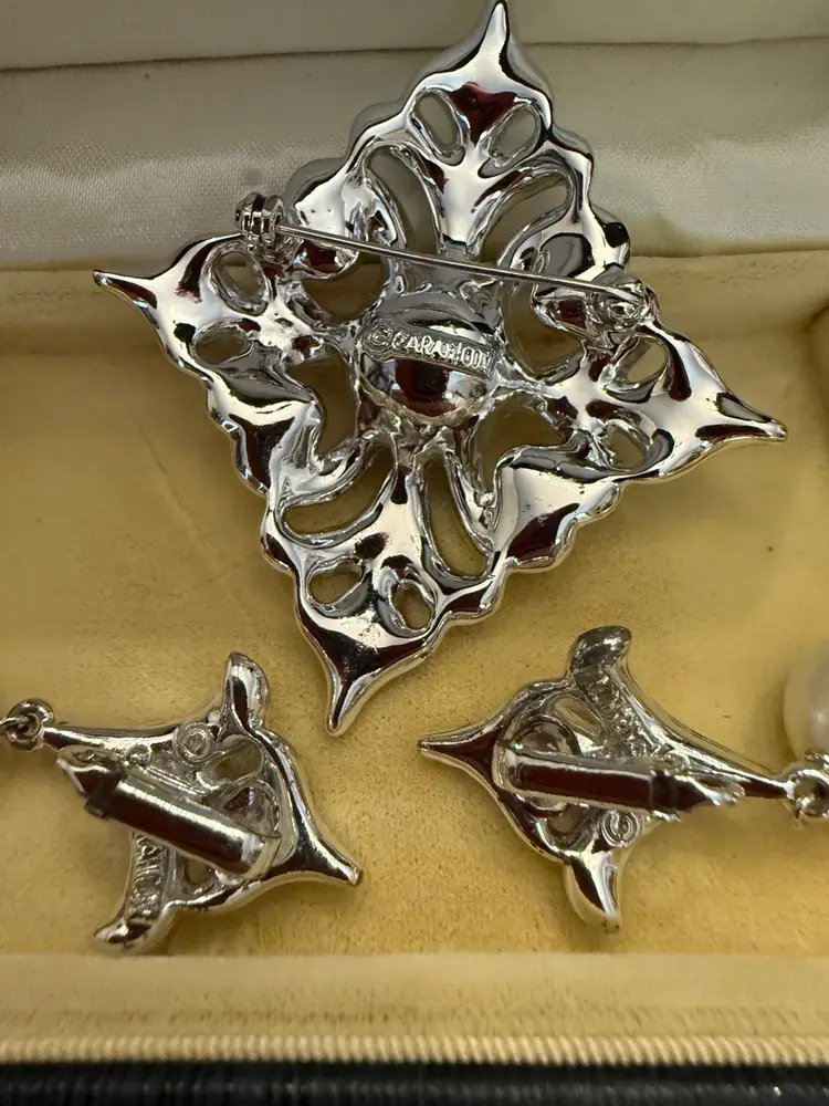 Sarah Coventry Brooch Clip On Earrings Set