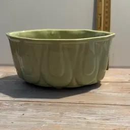 USA Pottery Light Green VTG Planter