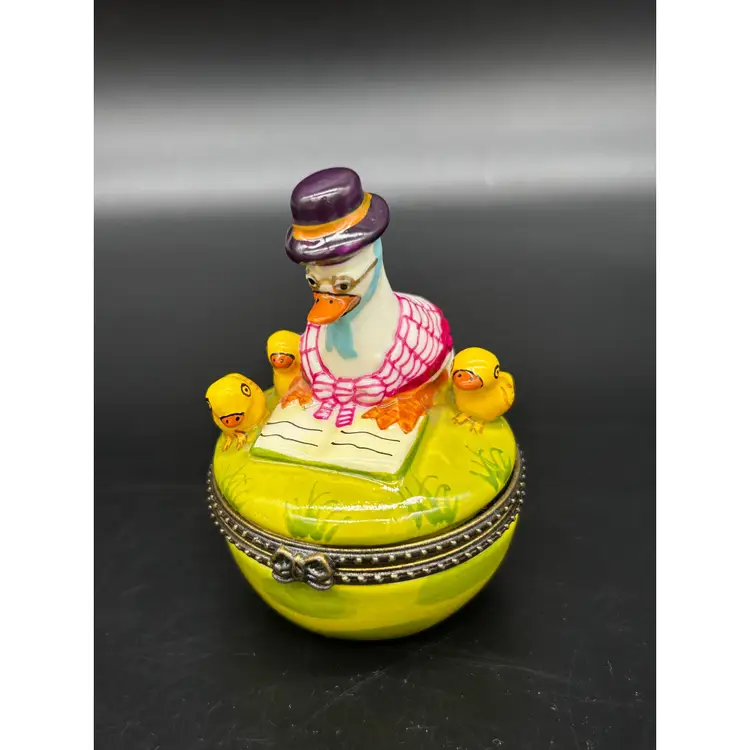 Vintage Nursery Rhyme Mother Goose Reading To Chicks Hand Painted Porcelain Hinged Trinket Box
