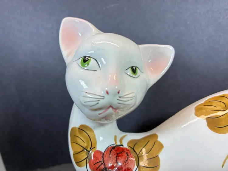 Italian Pottery Sitting Cat