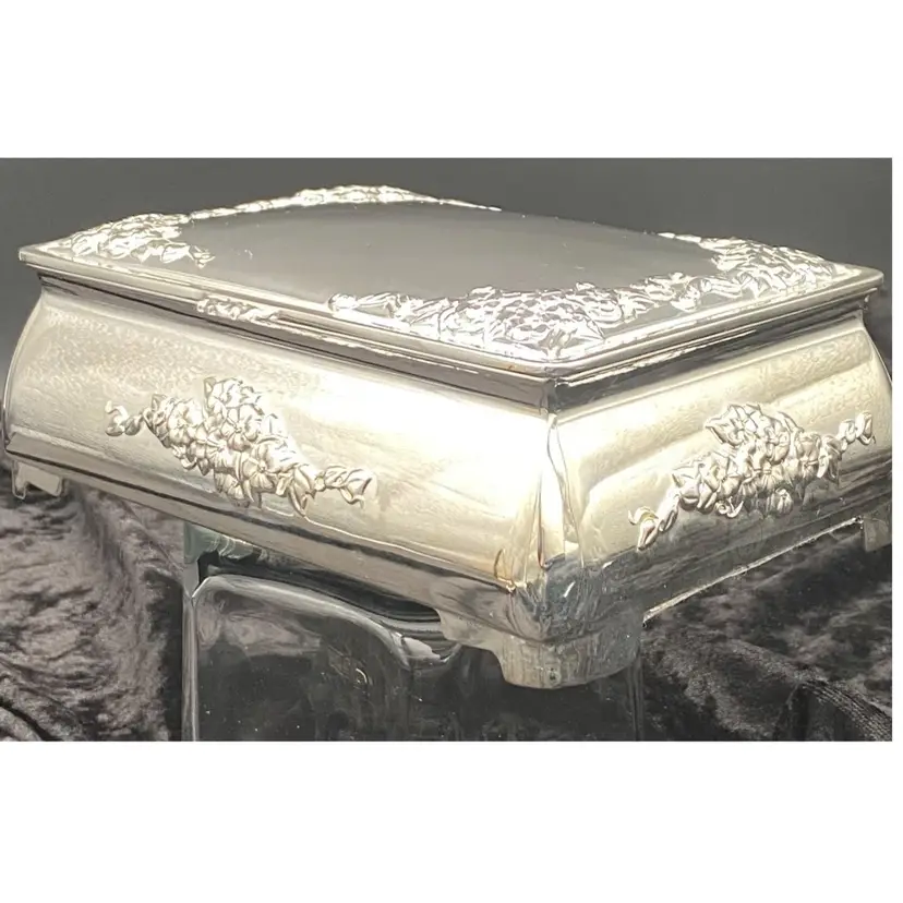 MCM Vera Lucino (Italy) Silver Plate Jewelry Box, Floral Royal Garden, Excellent Condition