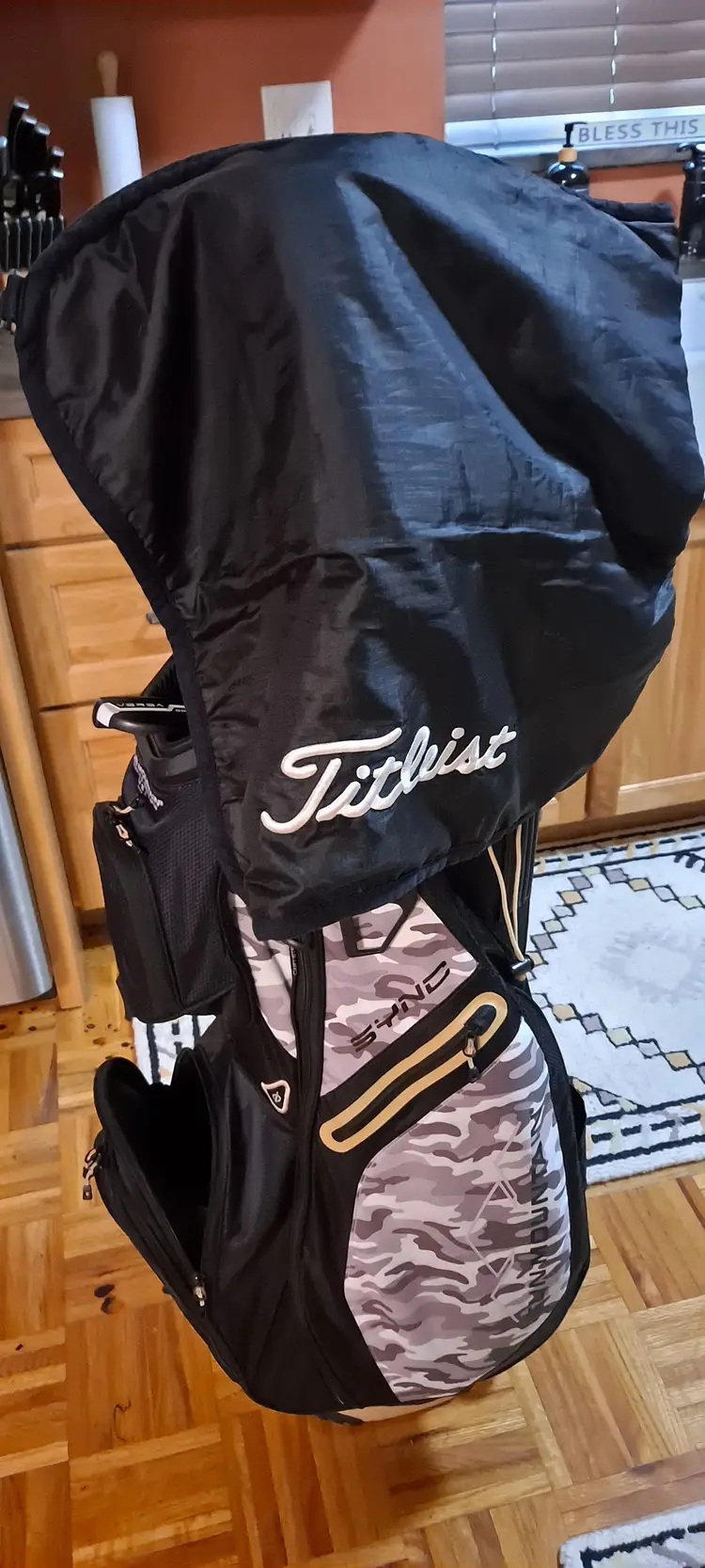 NEW Titleist Yankees Rain Hood Cover / Towel