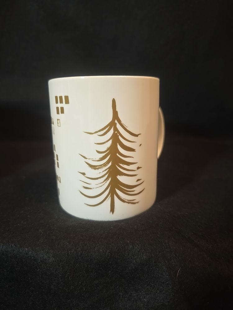 Starbucks Holiday Mug Pair – 2014 Tree (12 oz) & 2012 Garland with Bulbs (14 oz) – White with Gold