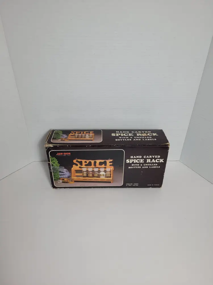 Vintage Jan-Mor 1983 Hand Carved Spice Rack w/ 6 Unfilled Bottles NOB