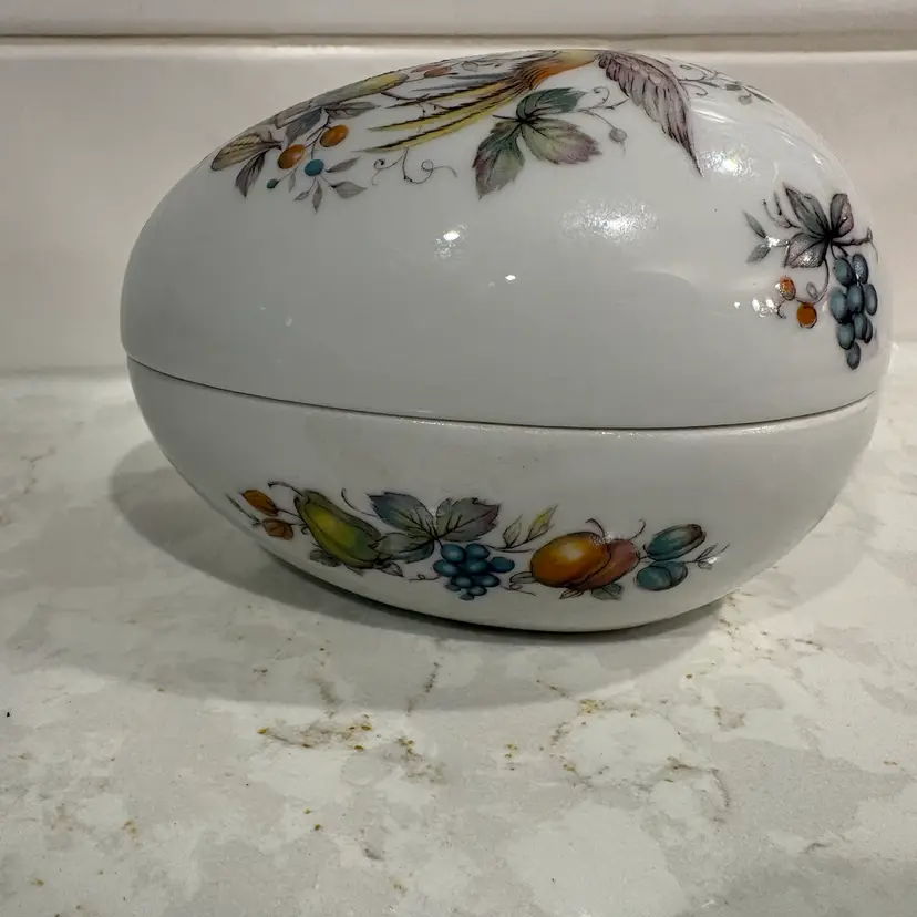VTG Floral Handpainted Porcelain Floral LIMOGES France Egg Trinket Box